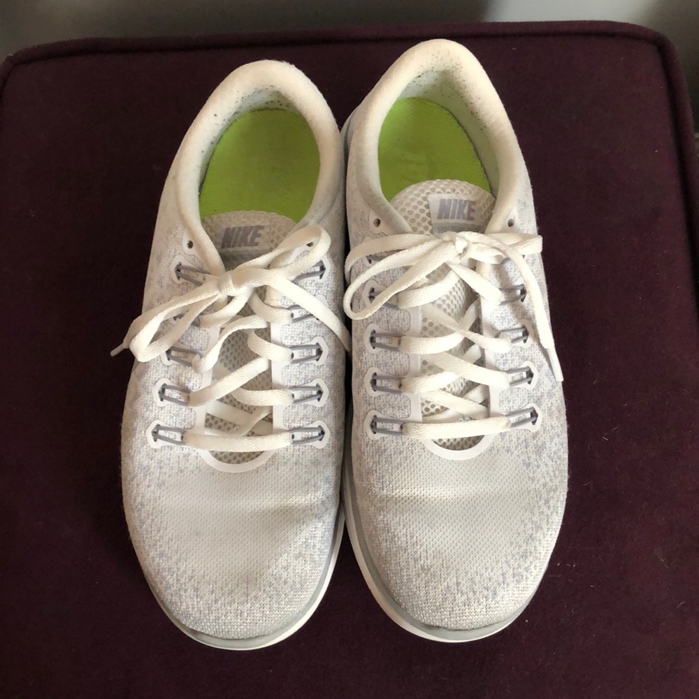 Nike tennis shoes